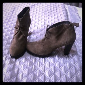 Like new Suede Heel Boots made in Italy